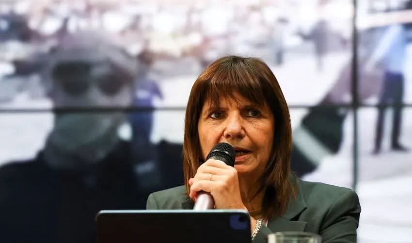 BULLRICH PRESENTARÁ UN NUEVO SISTEMA PARA DESBLOQUEAR CELULARES EN CASOS CRIMINALES.