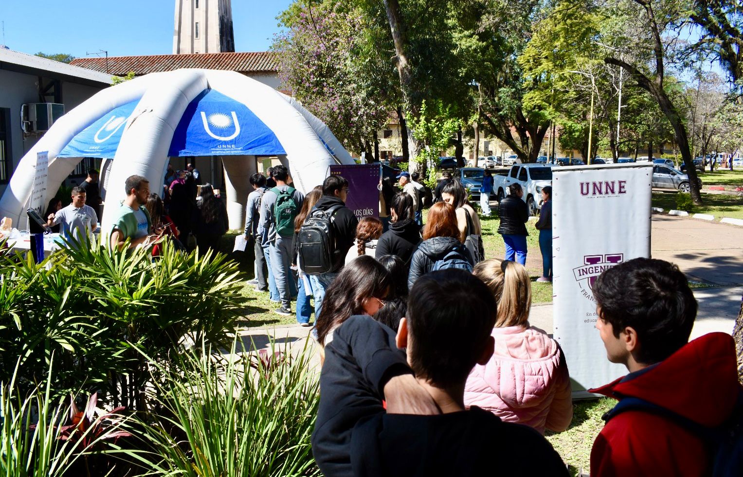 UNNE RESISTENCIA: EXITOSO OPERATIVO DE TARJETA SUBE Y SALUD INTEGRAL PARA ESTUDIANTES.