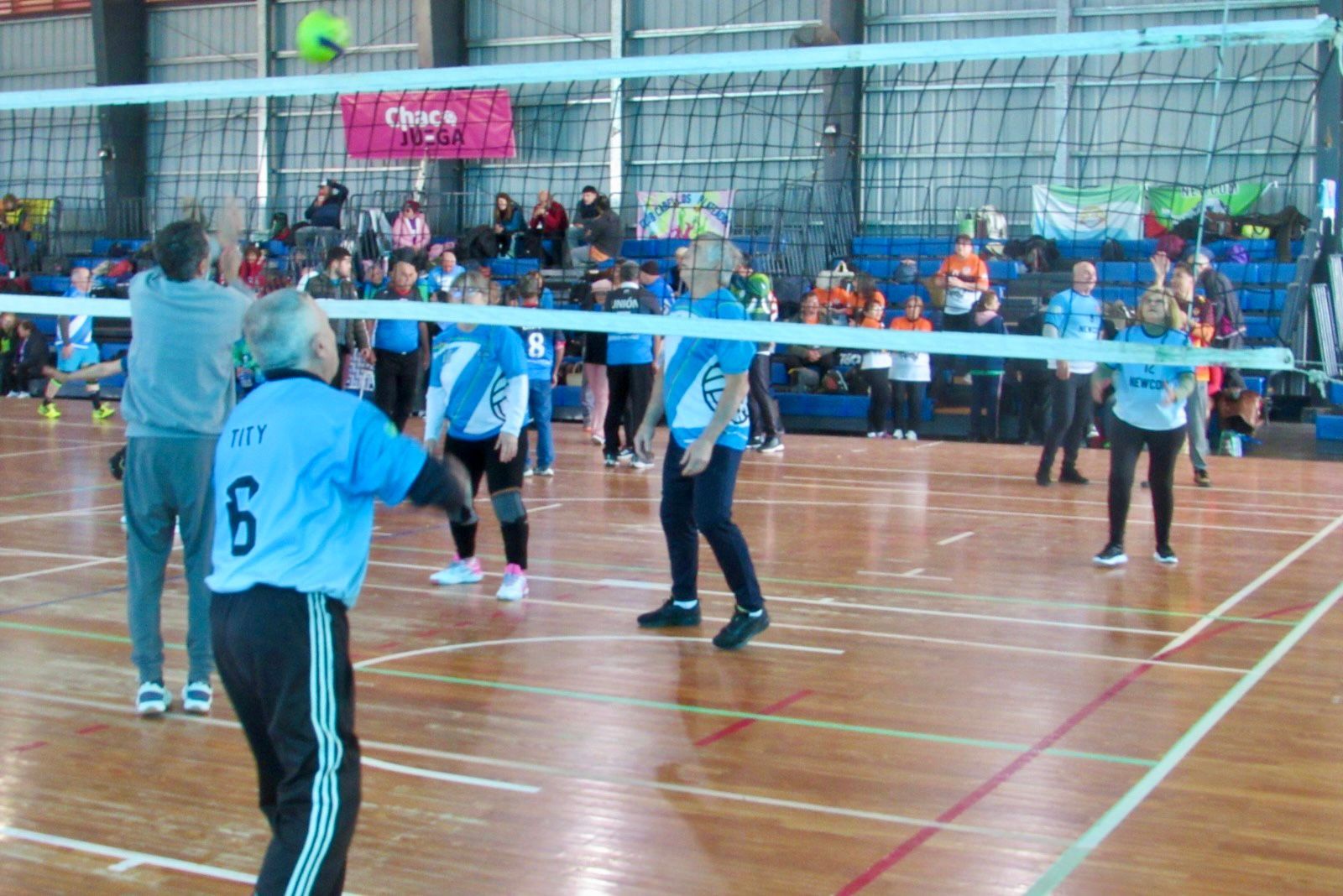 CLASES DE NEWCOM GRATUITAS PARA ADULTOS MAYORES EN EL INSTITUTO DEL DEPORTE.