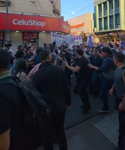 INCIDENTES EN CORRIENTES: TRAS LA VISITA DE KARINA MILEI Y MARTÍN MENEM. 