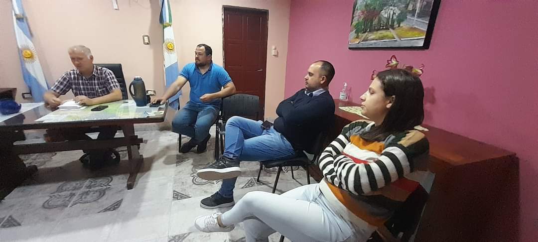 EL INTENDENTE DE MIRAFLORES JORGE FRANK SE REUNIÓ CON ABOGADOS DE LA LOCALIDAD. 