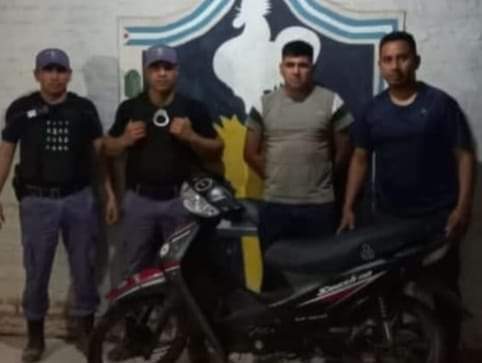 LOCALIZARON EN POMPEYA LA MOTO QUE LE ROBARON A PUNTA DE CUCHILLO A LA CATEQUISTA DE J J CASTELLI. 