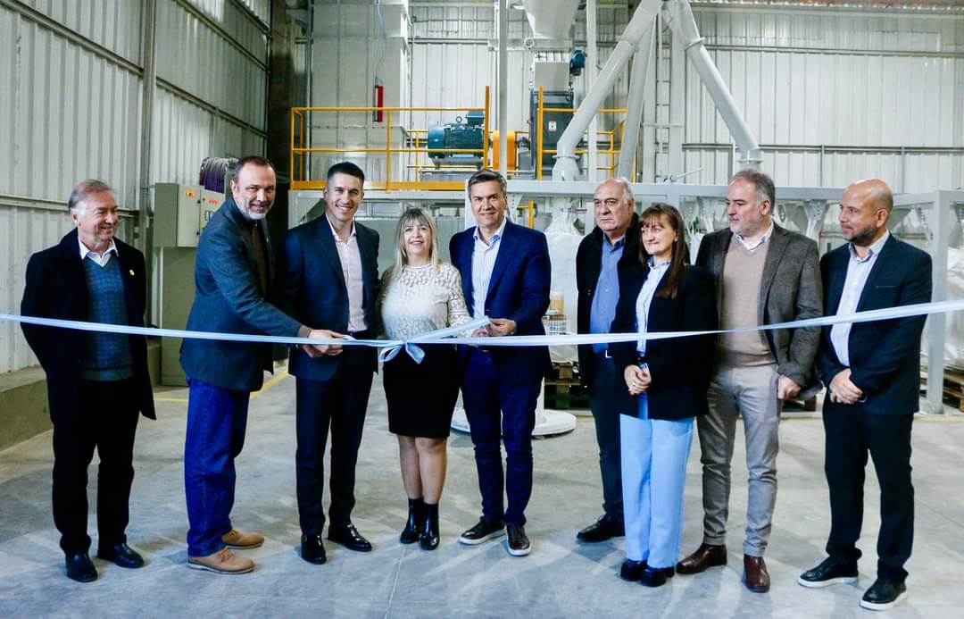 DÍA DE LA INDUSTRIA: ZDERO INAUGURÓ LA AMPLIACIÓN DE LA PLANTA DE OVNI Y ENTREGÓ PROMOCIONES INDUSTRIALES.