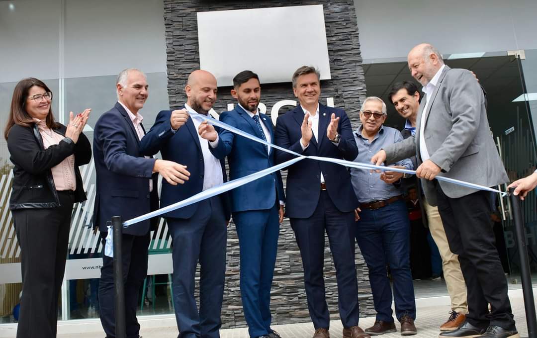 DU GRATY: EL GOBERNADOR ZDERO INAUGURÓ LA NUEVA SUCURSAL DEL BANCO DEL CHACO.