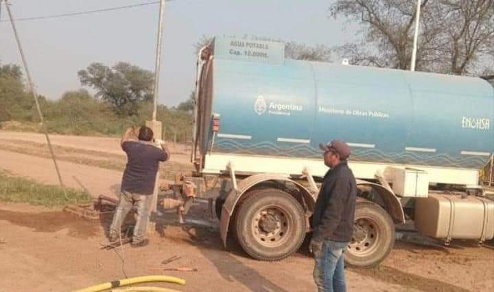 FUERTE ACOMPAÑAMIENTO DEL GOBIERNO PROVINCIAL AL PERSONAL DE LA APA DE FUERTE ESPERANZA.