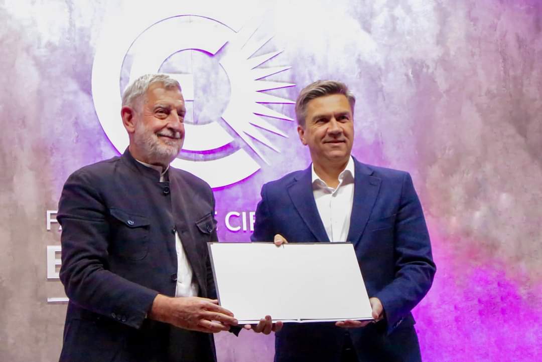 PLAN ESTRATÉGICO PARTICIPATIVO CHACO +20: EL GOBERNADOR ZDERO RUBRICÓ UN CONVENIO CON JOSEP LLOP TORNÉ SOBRE “CIUDADES INTERMEDIAS”.