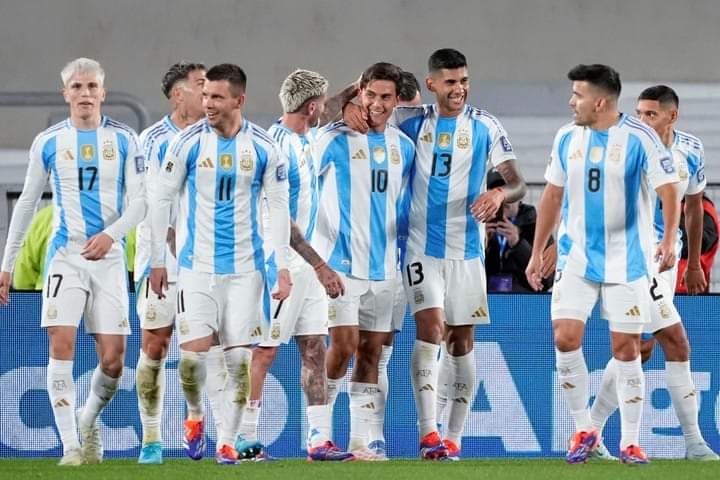 ELIMINATORIAS: ARGENTINA APLASTO A CHILE 3-0, EN LA NOCHE ESPECIAL DEL ADIÓS DE DI MARIA.