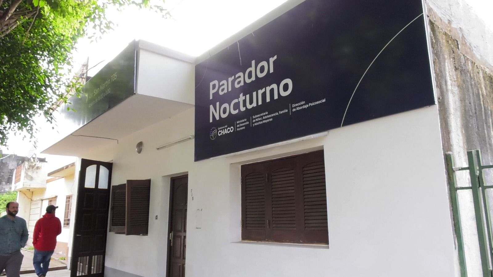 EL PARADOR NOCTURNO DE AVENIDA SAN MARTÍN, FUNCIONA CON TOTAL NORMALIDAD.