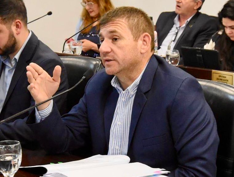 SEBASTIÁN LAZZARINI: “APELAMOS A LA MADUREZ POLÍTICA DE LOS DIPUTADOS DE LA OPOSICIÓN Y QUE OBEDEZCAN AL PUEBLO, NO A SU JEFE POLÍTICO CAPITANICH.