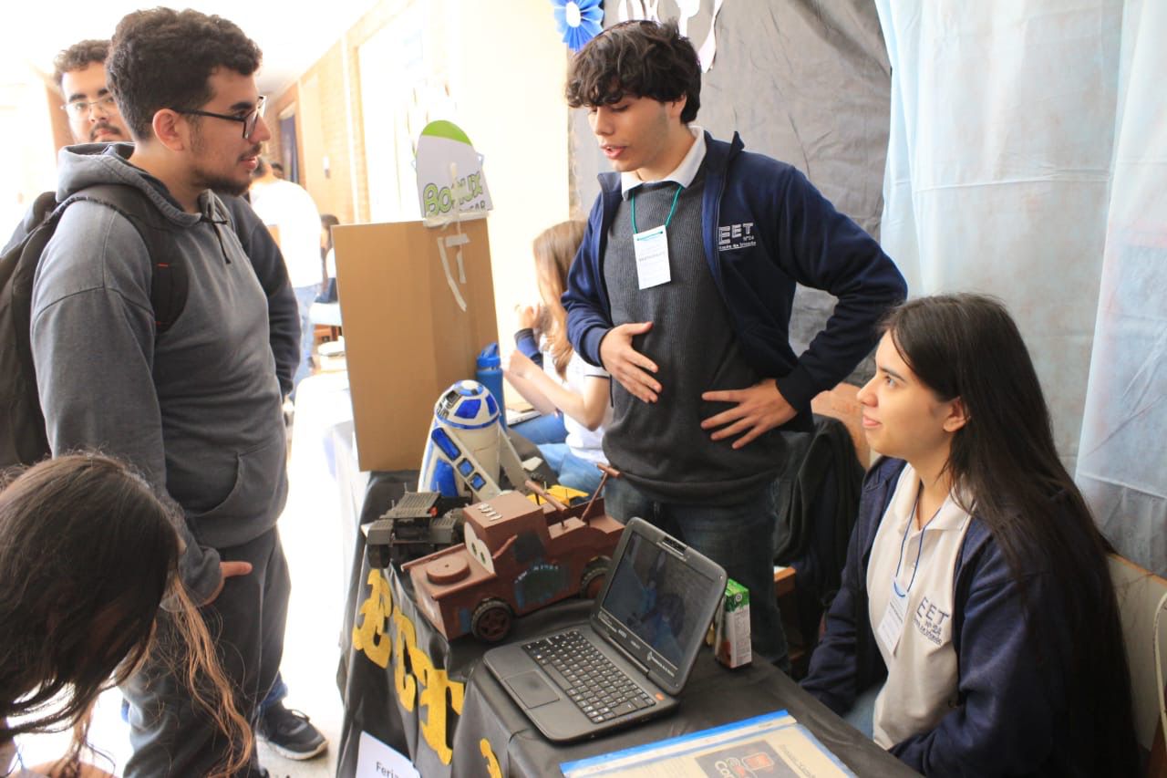 LA OLIMPIADA PROVINCIAL DE ROBÓTICA Y TECNOLOGÍA  CONVOCÓ A MÁS DE 400 ESTUDIANTES DE ESCUELAS TÉCNICAS.
