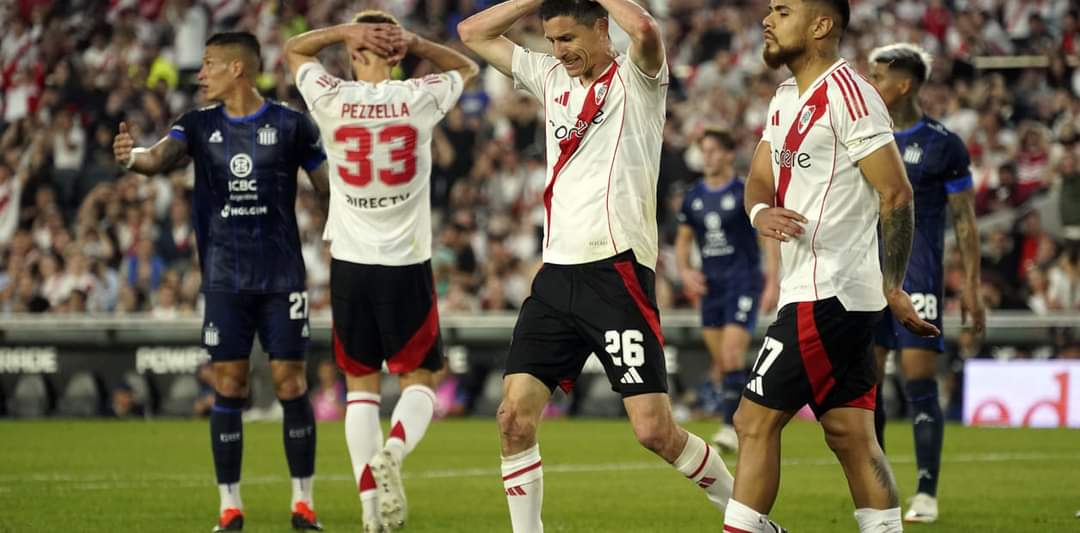 TALLERES LE GANÓ A RIVER EN EL MONUMENTAL Y LO DEJÓ A 9 PUNTOS DE VÉLEZ EN LA LIGA. 