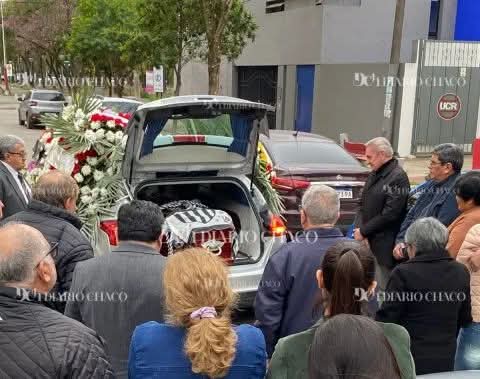 EN UN CLIMA DE RESPETO Y ADMIRACIÓN, LA UCR DESPIDIÓ A JORGE 
