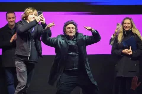 MILEI CERRÓ LA CAMPAÑA EN MORENO: 