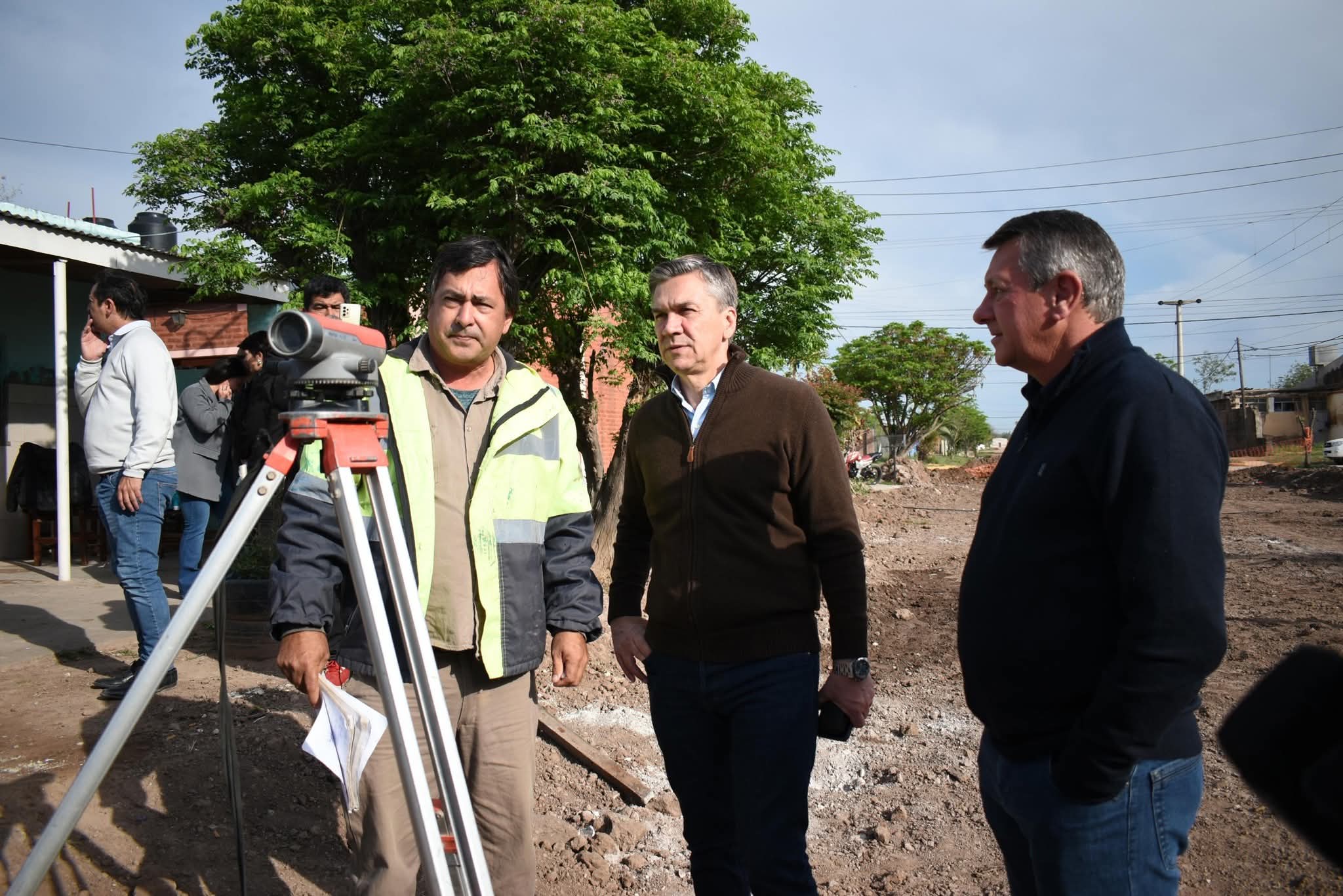PLAN DE PAVIMENTO URBANO: ZDERO Y SCHNEIDER CONSTATARON AVANCE DE OBRAS EN CHARATA.