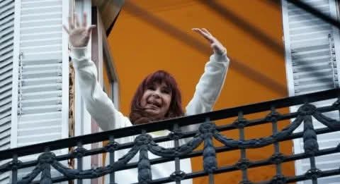 LOS BIENES DE CFK QUE PODRÍAN DECOMISAR: DÓLARES, HOTELES Y EL DEPARTAMENTO DE SAN JOSÉ.