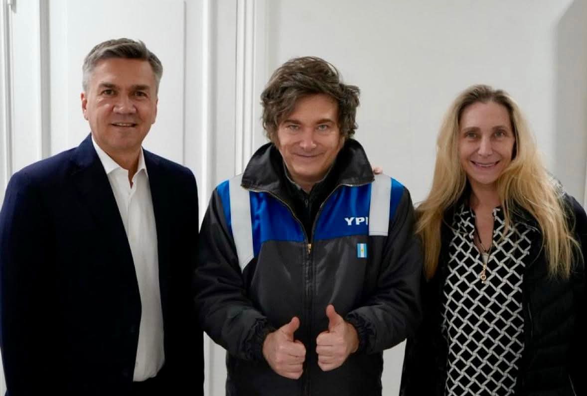 BS. AS: EL GOBERNADOR ZDERO SE REUNIÓ CON EL PRESIDENTE MILEI.