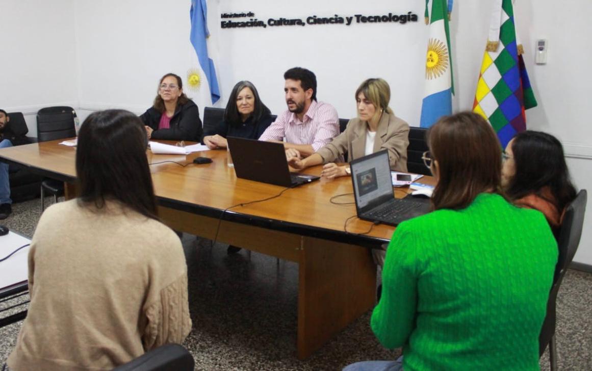 FINALIZÓ CURSO DE ENTORNOS ESCOLARES SALUDABLES SOBRE MANIPULACIÓN DE ALIMENTOS.