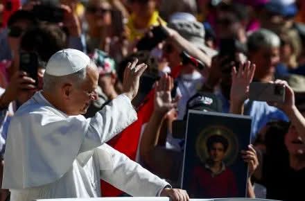 CARLO ACUTIS, EL PRIMER SANTO MILENNIAL, FUE CANONIZADO POR EL PAPA LEÓN XIV.