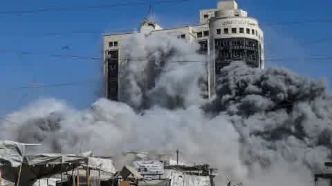 VAYANSE AHORA! NETANYAHU PIDIÓ A LOS PALESTINOS QUE ABANDONEN LA CIUDAD DE GAZA.