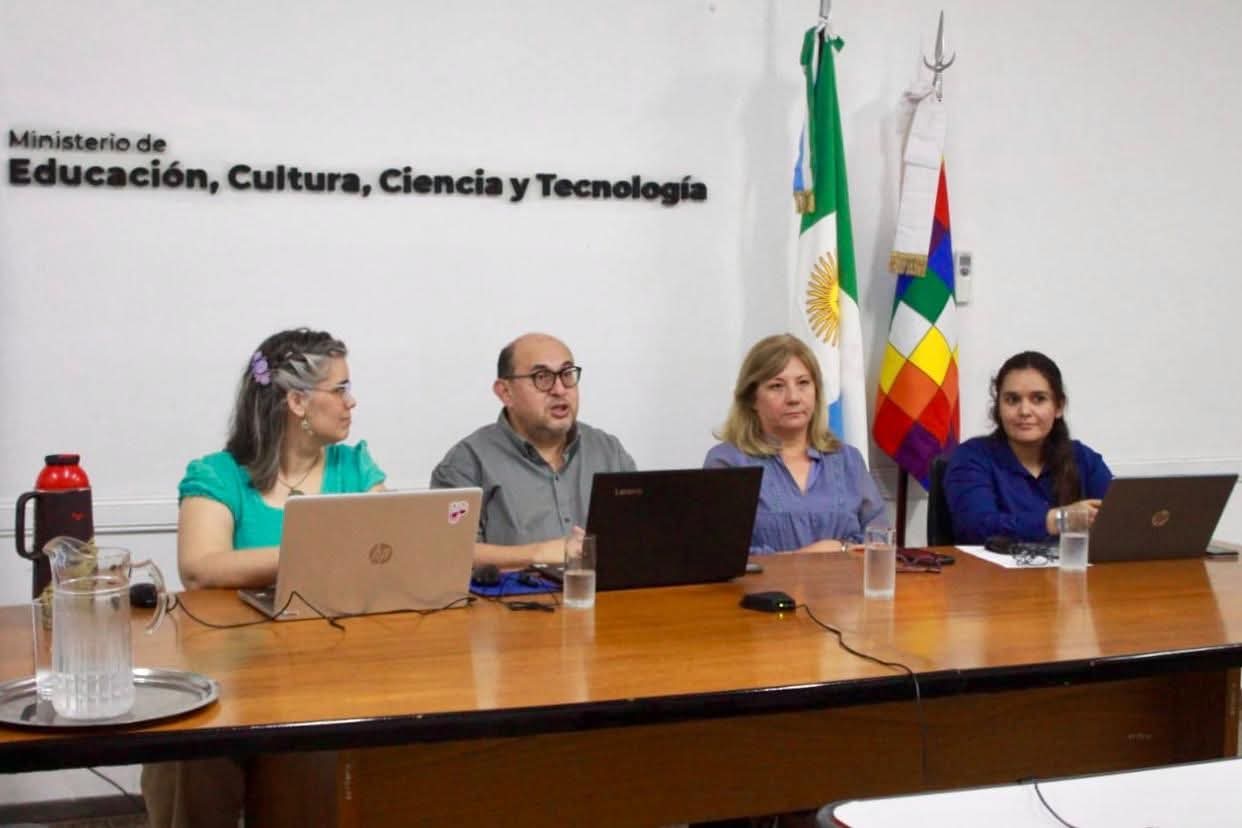 RED APRENDE: FINALIZÓ LA CAPACITACIÓN  PARA BIBLIOTECARIOS SOBRE NUEVOS DESAFÍOS Y LA ALFABETIZACIÓN INFORMACIONAL EN EDUCACIÓN.  
