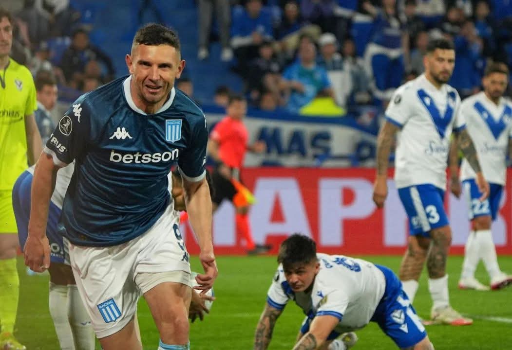 RACING LE GANÓ A VÉLEZ POR 1-0 EN LA IDA DE LOS CUARTOS DE FINAL DE LA COPA LIBERTADORES 2025.