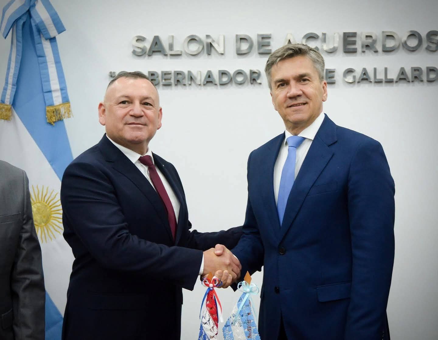 CHACO REFUERZA LAZOS CON PARAGUAY Y AVANZA EN PROYECTOS ESTRATÉGICOS PARA LA REGIÓN.