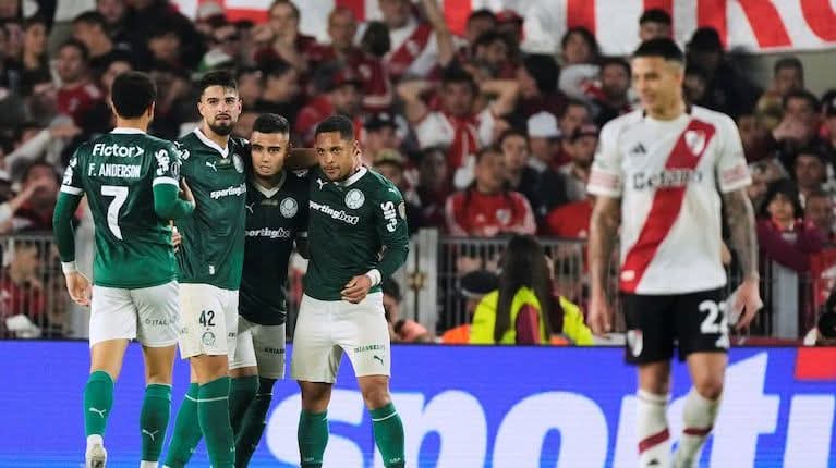 RIVER PERDIÓ 2-1 ANTE PALMEIRAS Y LA LLAVE SE DEFINIRÁ EN BRASIL.