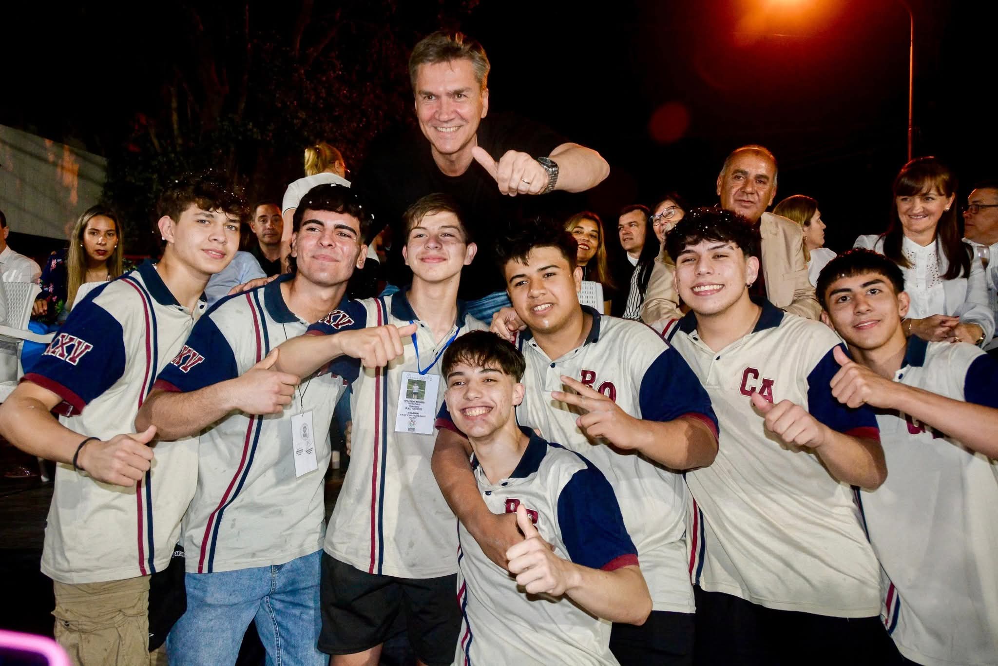 CREATIVIDAD Y TRADICIÓN: LAS BREÑAS BRILLÓ CON EL 68° DESFILE DE CARROZAS ESTUDIANTILES.