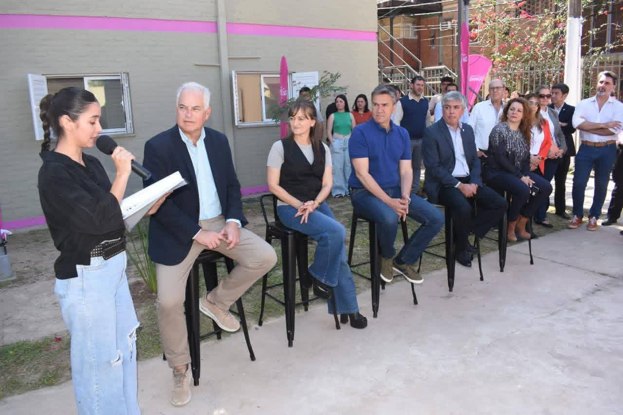 RESISTENCIA: EL GOBERNADOR ZDERO HABILITÓ LAS REFACCIONES DE LA RESIDENCIA ESTUDIANTIL N°1.