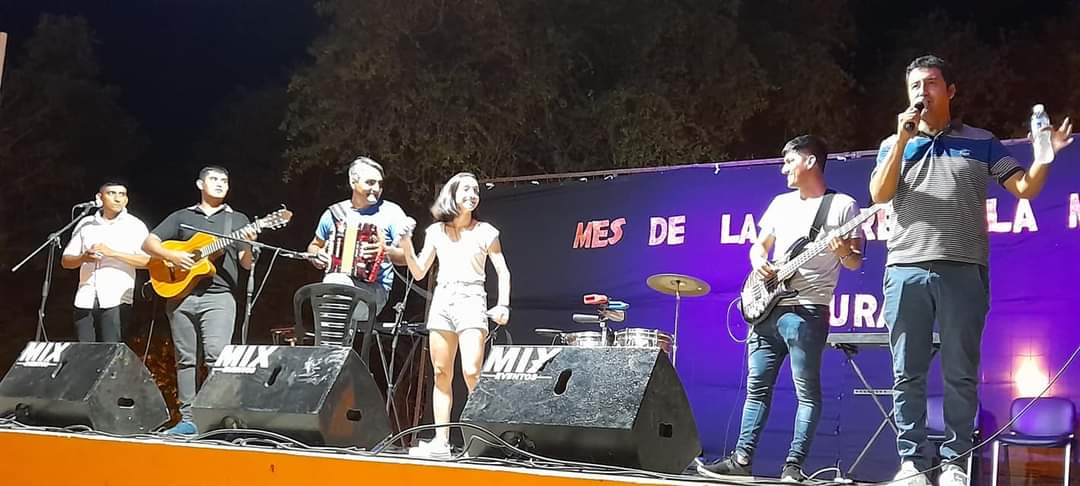 LA MUNICIPALIDAD DE MIRAFLORES AGASAJÓ A LAS MUJERES DE LA LOCALIDAD.