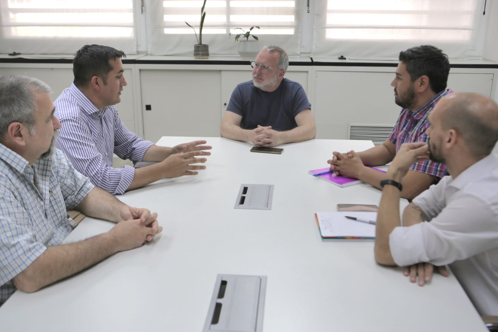 EL INTENDENTE ELECTO DE MIRAFLORES CR. RAFAEL FRÍAS PARTICIPÓ DE UNA REUNIÓN CON ACUMAR.