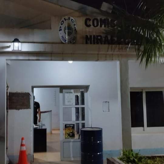 MIRAFLORES: UN HOMBRE INTENTÓ QUITARSE LA VIDA POR RAZONES QUE AUN SE DESCONOCE. 