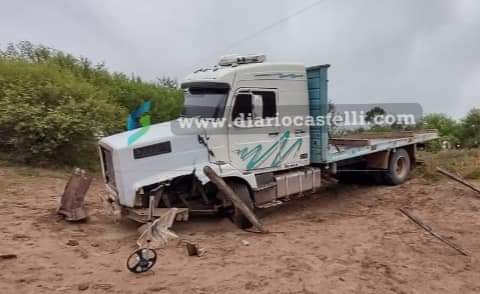 UN CAMIÓN Y UNA CAMIONETA PROTAGONIZARON UN FEROZ ACCIDENTE EN RUTA JUANA AZURDUY. 
