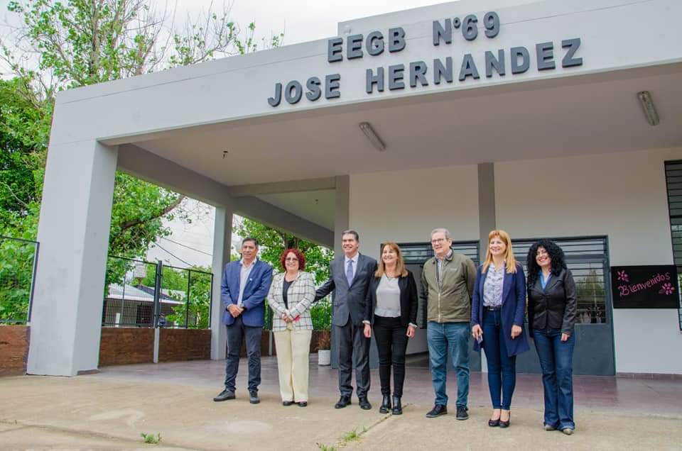 PUERTO VILELAS: CAPITANICH INAUGURÓ REFACCIONES EN LA ESCUELA N°69 Y UN PASEO PEATONAL.