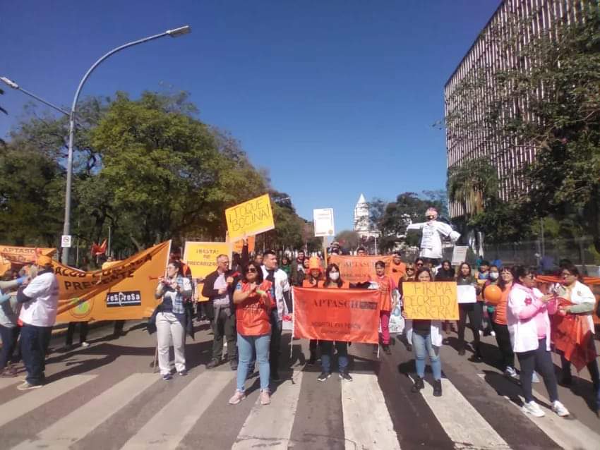 TRABAJADORES DE SALUD PÚBLICA RECLAMAN AVANZAR CON LOS PASE A PLANTA. 