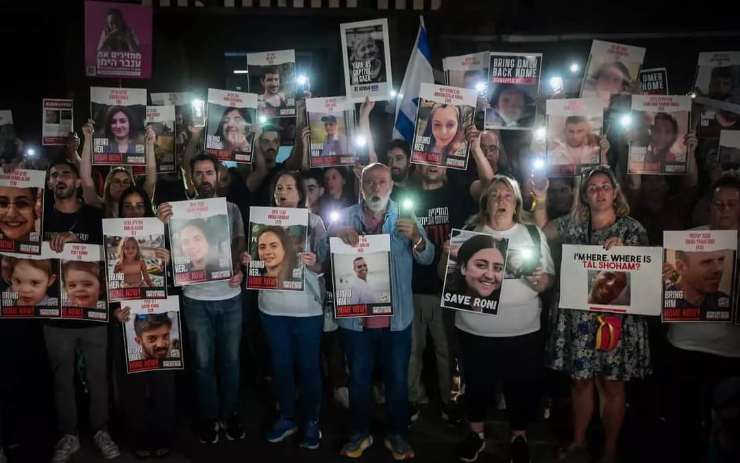 ISRAEL INFORMÓ QUE SON AL MENOS 222 LOS REHENES SECUESTRADOS POR HAMÁS EN GAZA. 