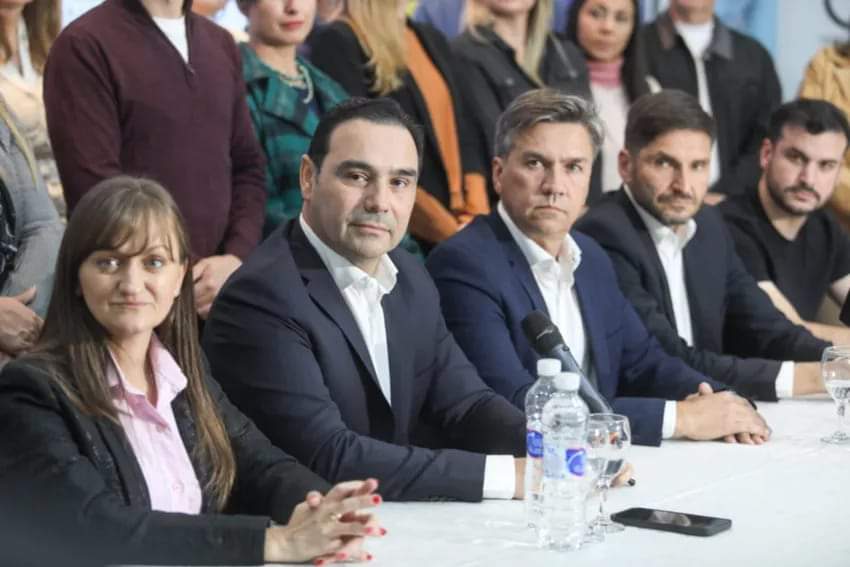 ZDERO CON GOBERNADORES DE JXC Y REFERENTES DE LA UCR DEBATEN HOY SU ROL DE CARA AL BALOTAJE MASSA-MILEI.