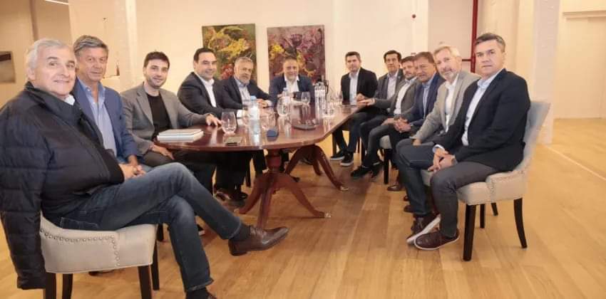 LOS GOBERNADORES DE JUNTOS POR EL CAMBIO SE MUESTRAN NEUTRALES PARA EL BALOTAGE Y PIDEN UNIDAD INTERNA.