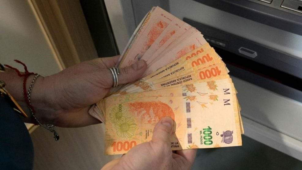 LOS SALARIOS SUBIERON EN AGOSTO 7,6% Y PERDIERON POR MUCHO CONTRA LA INFLACIÓN.  