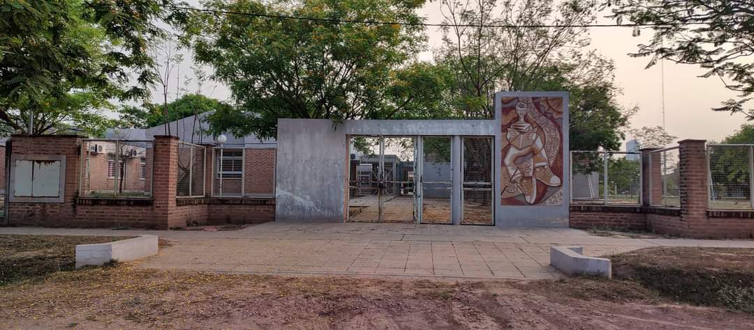 MIRAFLORES: ESTUDIANTES SE QUEDARON SIN ALBERGUE POR FALTA DE PAGOS A PROVEEDORES POR PARTE DEL GOBIERNO PROVINCIAL. 