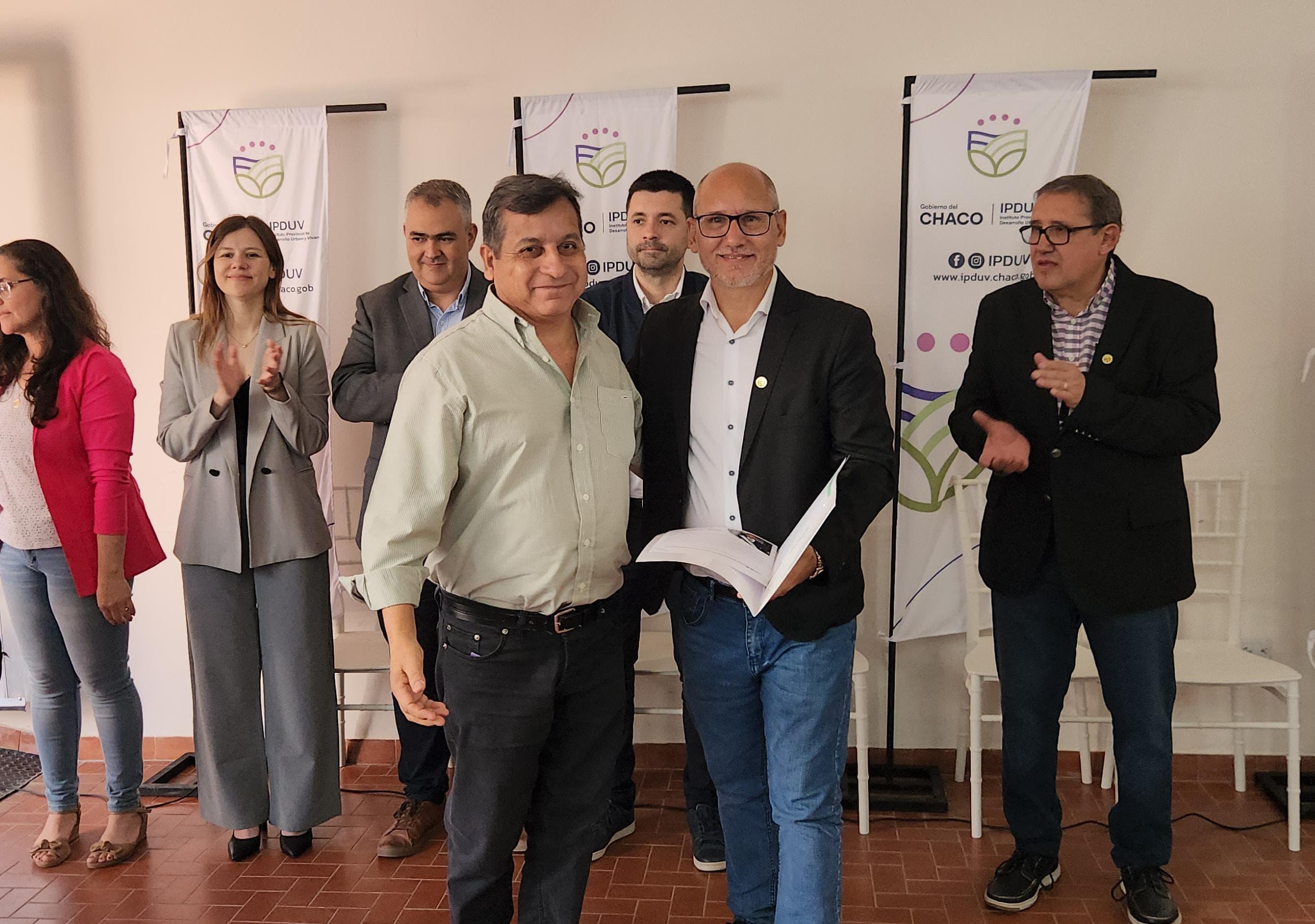 ENTREGA DE TÍTULOS DE PROPIEDAD: FAMILIAS DE SÁENZ PEÑA CONCRETAN EL SUEÑO DE LA CASA PROPIA.