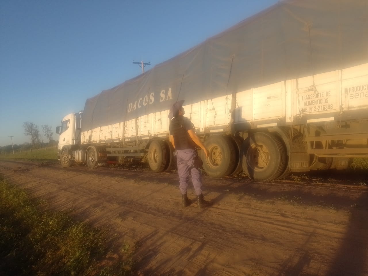 DEPARTAMENTO RURAL J.J CASTELLI CONTINUA REALIZANDO FUERTES OPERATIVOS CON GRAN PRESENCIA DE LOS RURALES EN ZONA DE TRES ISLETAS.