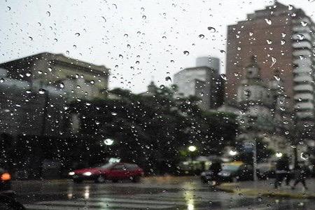 APA INFORMÓ LLUVIAS INTENSAS EN TODA LA PROVINCIA: LA SITUACIÓN MEJORARÍA HACIA EL FINAL DEL DÍA.