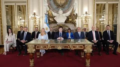 MILEI CONFIRMÓ CAMBIOS EN EL GABINETE LUEGO DE LAS ELECCIONES.