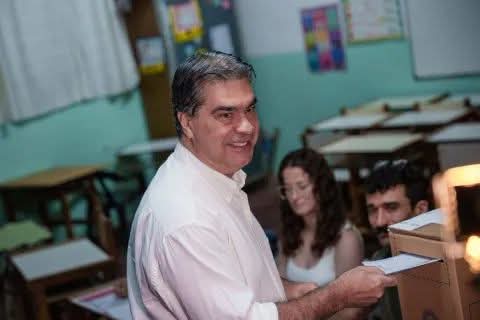 VOTÓ CAPITANICH Y PIDIÓ QUE