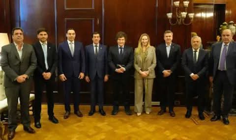 MILEI SE REÚNE CON GOBERNADORES PARA REABRIR EL DIÁLOGO: ZDERO ESTARÁ PRESENTE.