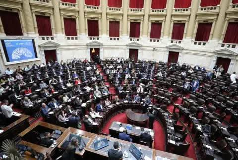 DIPUTADOS APROBÓ LA REFORMA QUE LIMITA EL USO DE LOS DECRETOS PRESIDENCIALES
