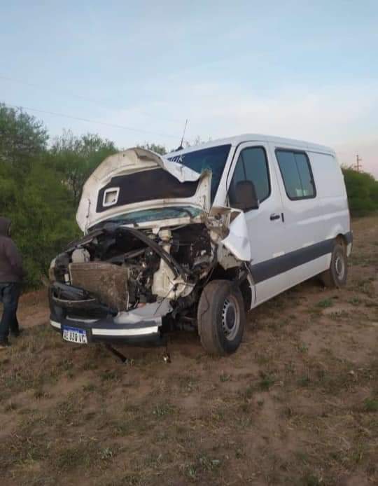 MIRAFLORES: ACCIDENTE SOBRE LA RUTA N° 9: TRÁFIC COLISIONA CON UN ANIMAL VACUNO.  