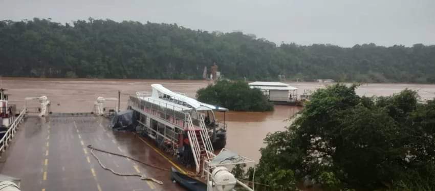 ALERTA MÁXIMA EN LA ISLA DEL CERRITO Y PASO DE LA PATRIA POR LAS CRECIDA DE RÍOS: SE PREVÉ ANEGACIÓN DE CAMINOS. 