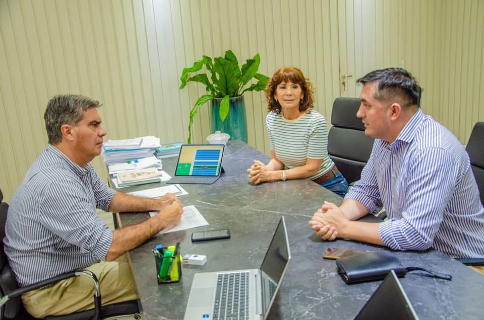 EL GOBERNADOR  JORGE CAPITANICH RECIBIÓ AL CR. RAFAEL FRÍAS INTENDENTE ELECTO DE MIRAFLORES.  